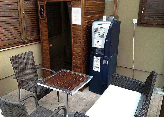 Apartment- 6 דירה *