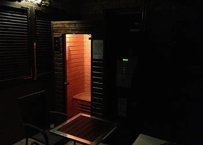 Apartment- 6 דירה *